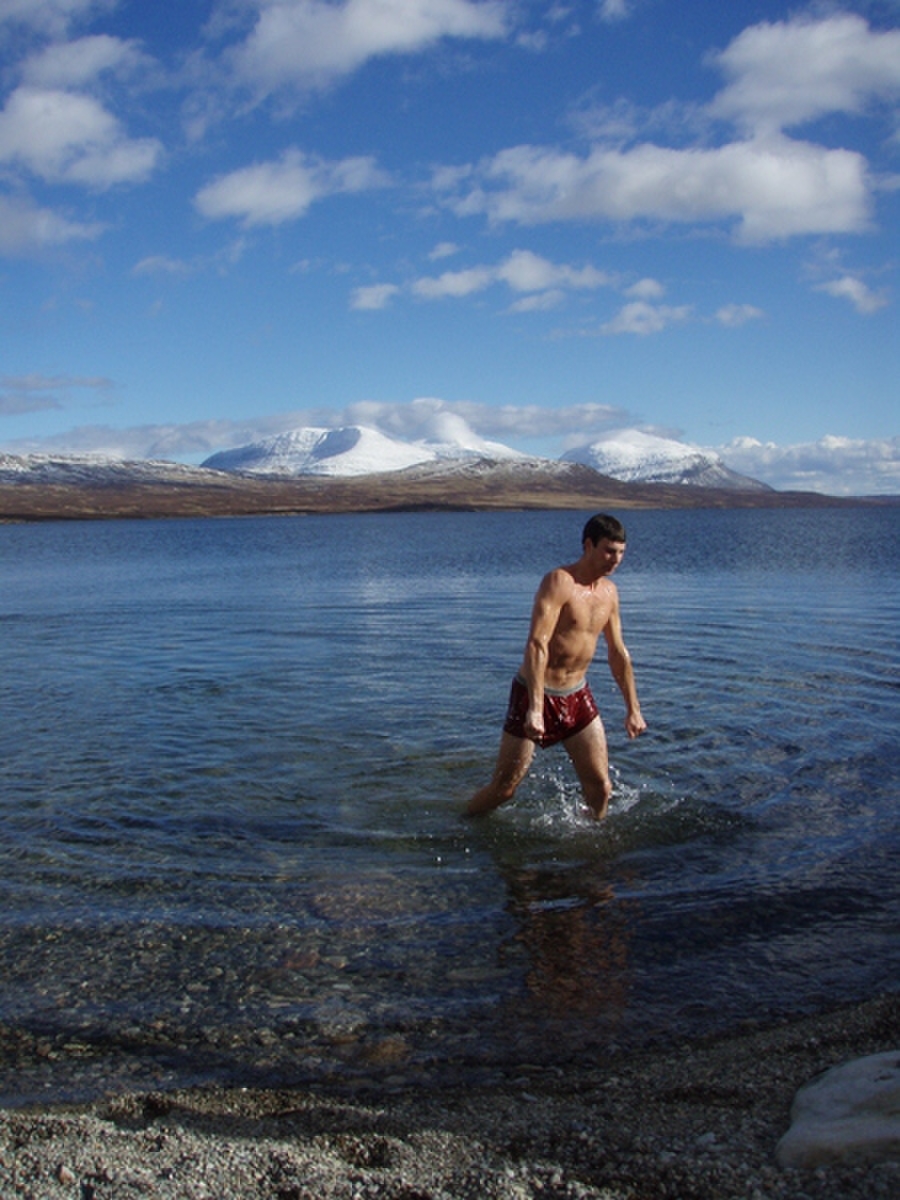 Kai var litt kald når han kom opp igjen, og følte for å flekse alt av muskler