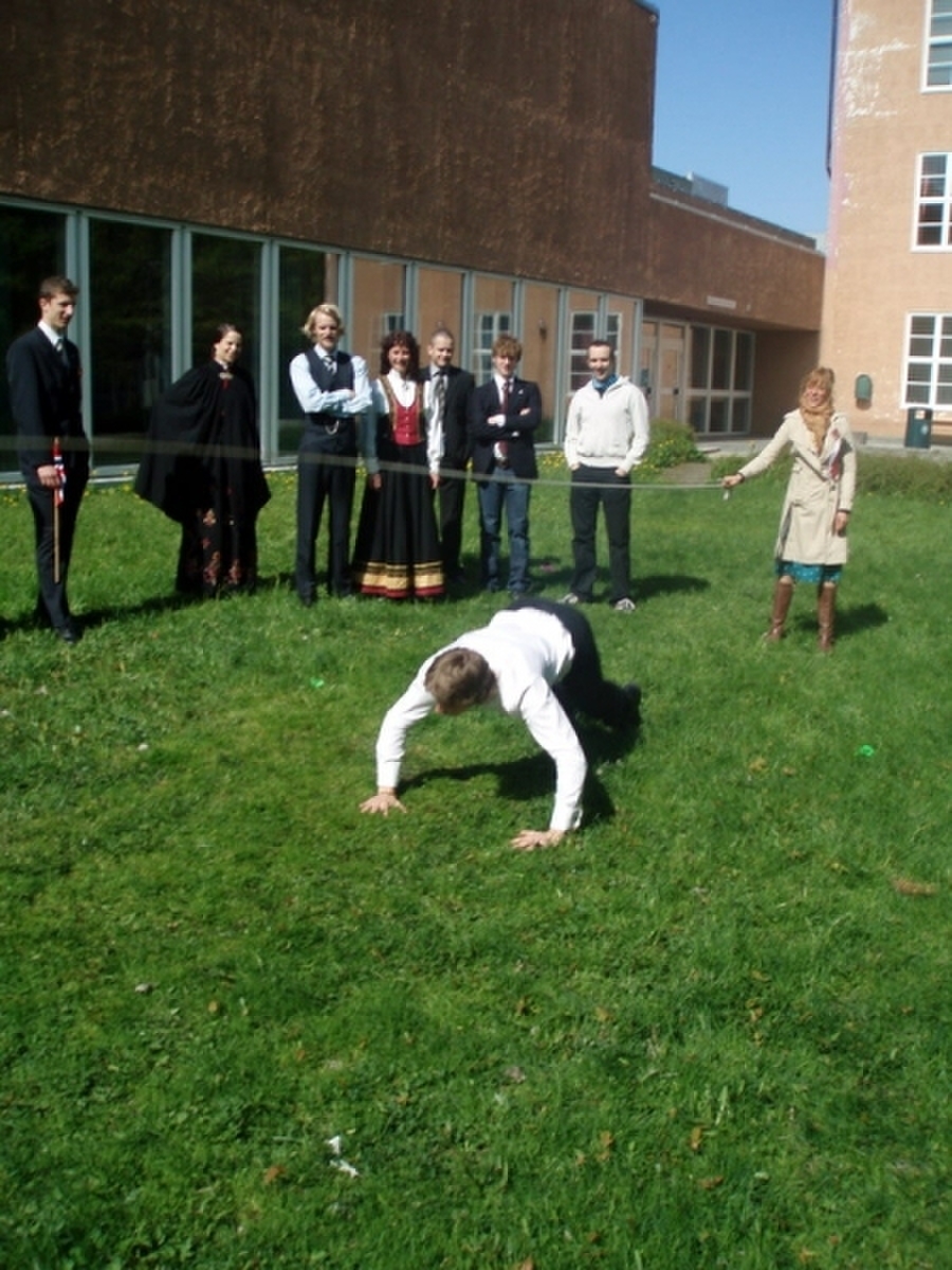 Audun prøver seg også på alternativ hopping, det funka fint for de viderekomne